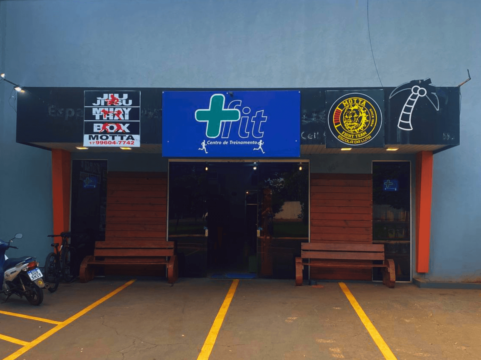 Ambiente e alunos da MaisFit